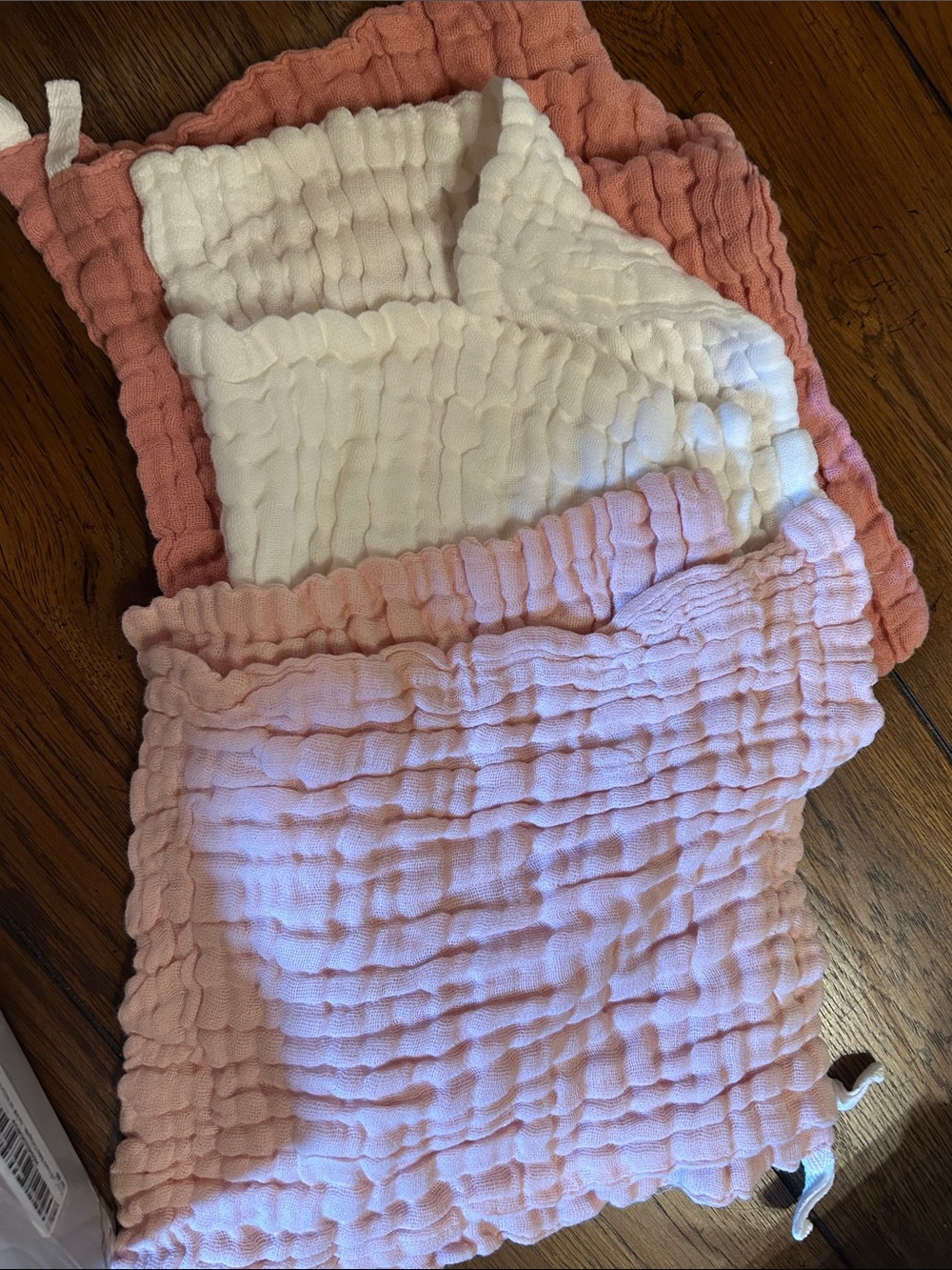 Baby Bath Tub Bundle with Towels and Washclothes - Picture 8 of 9